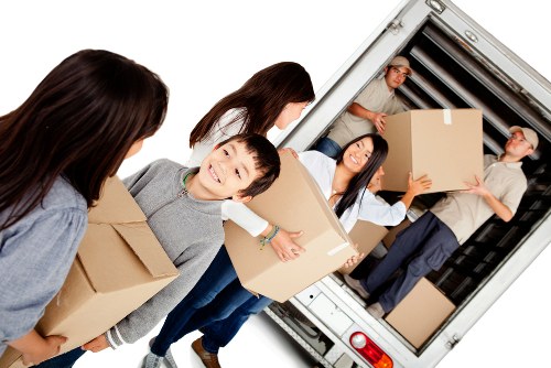 Moving van service for Glasgow homes and flats